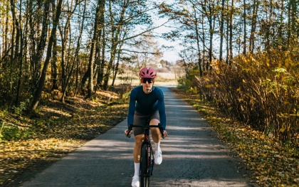 Wełna merino w odzieży sportowej i kolarskiej: czy naprawdę warto?